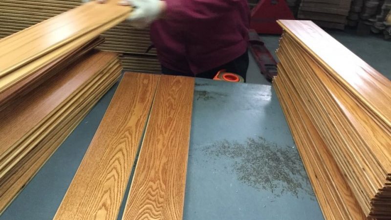 工程用复合地板：批发报价背后的技术考量