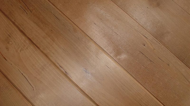 烤漆门哑光与亮光材质：一场视觉与实用性的较量